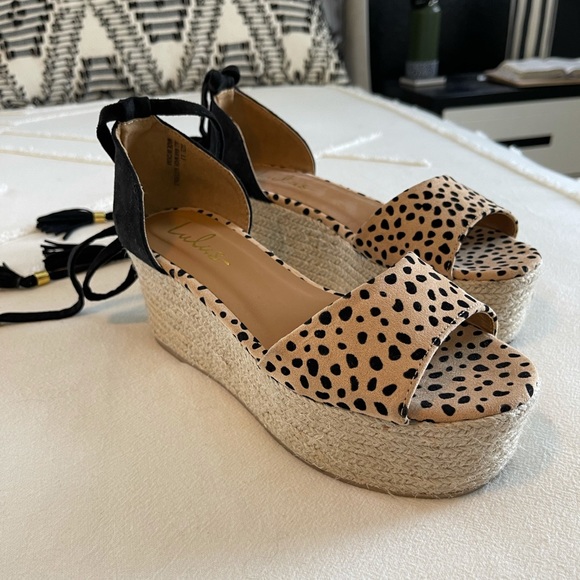 Lulus Shoes - giraffe print wedges